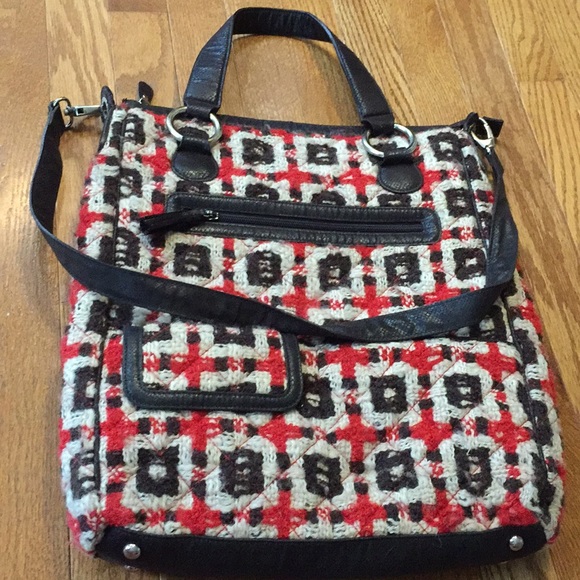 VERA BRADLEY WOOLY TOTE! (A25) - Picture 1 of 5